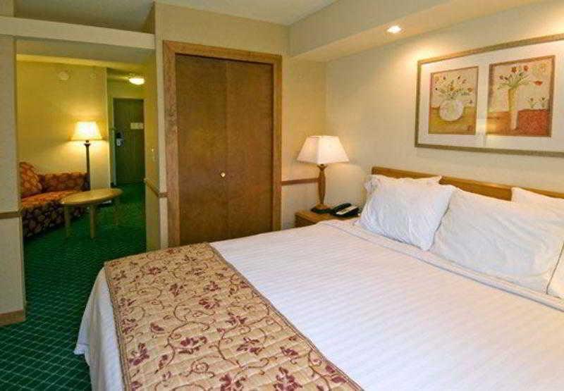 Fairfield Inn & Suites Valparaiso Værelse billede